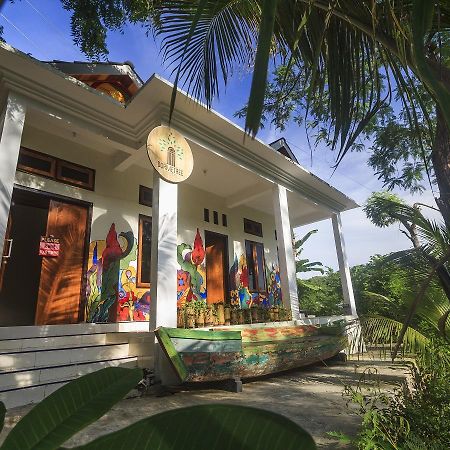 Albergue Dorme Tree Labuan Bajo Exterior foto