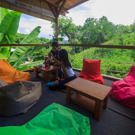 Albergue Dorme Tree Labuan Bajo Exterior foto