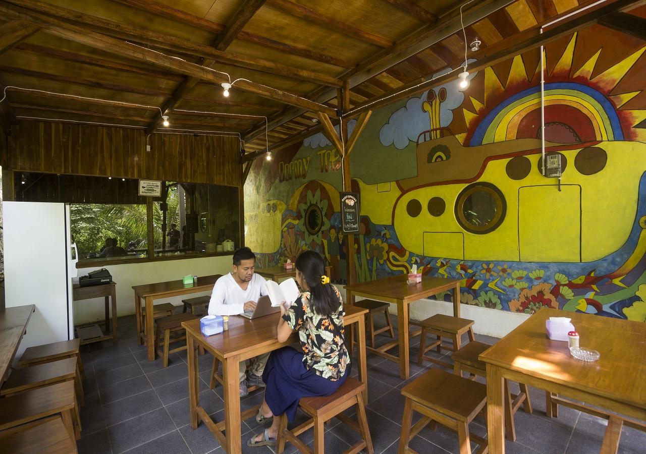 Albergue Dorme Tree Labuan Bajo Exterior foto